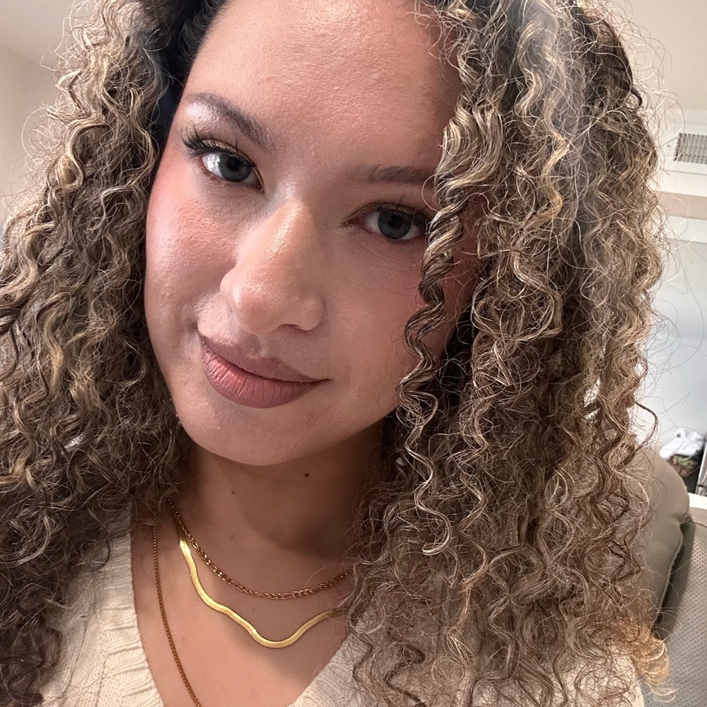 Meet your Posher, Angelica